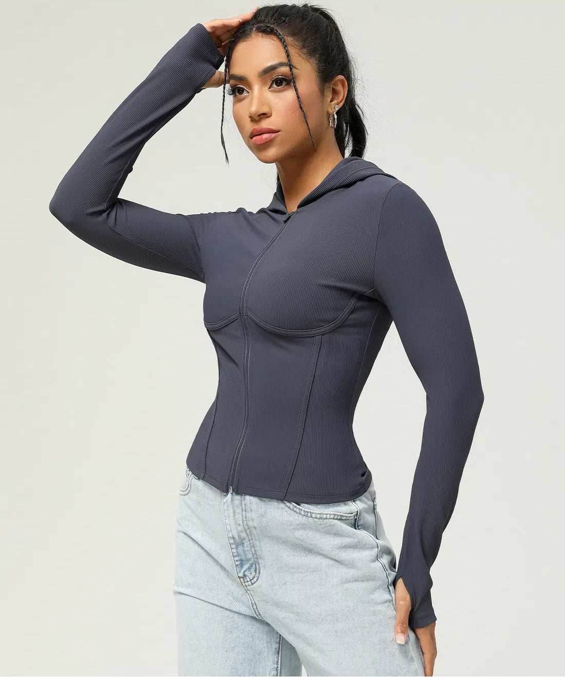Ribbad hoodie med dragkedja