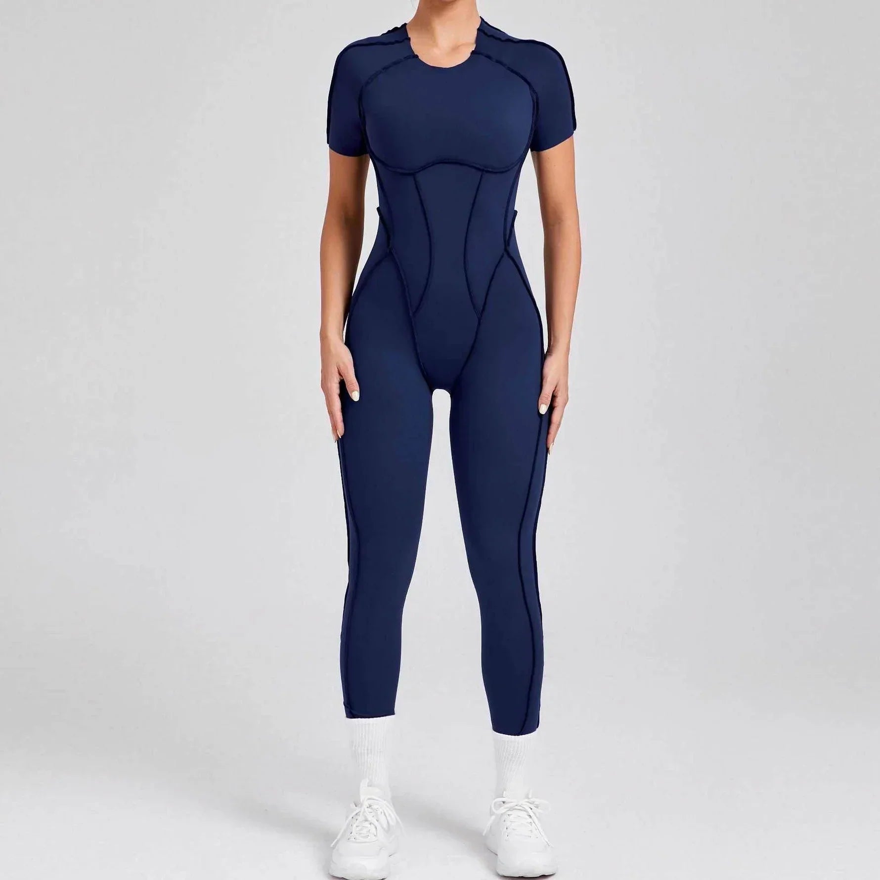 Sportig jumpsuit med korta ärmar
