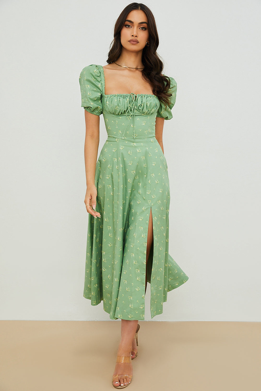 Medium sundress med blommiga puffärmar