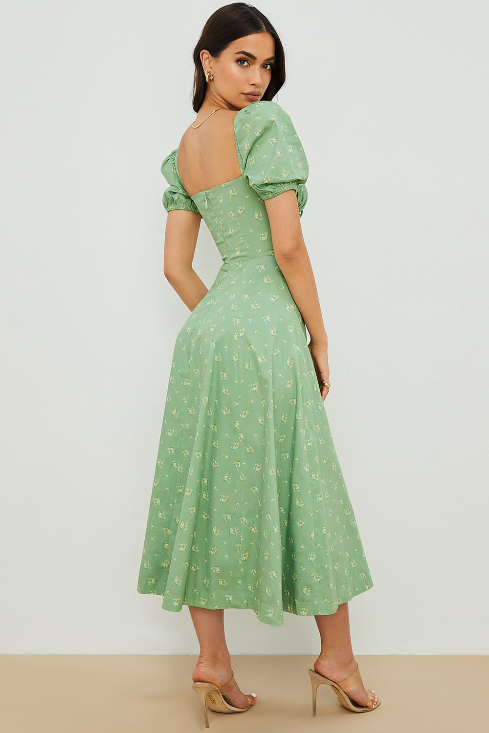 Medium sundress med blommiga puffärmar