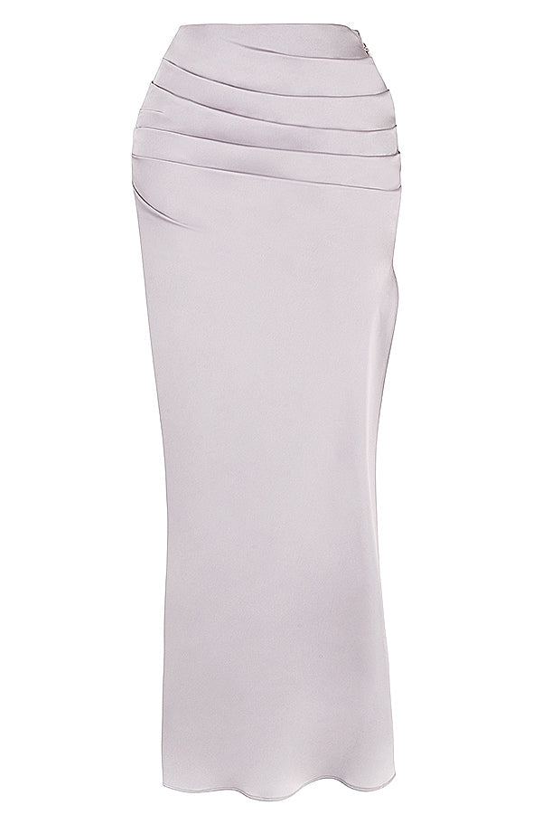 Grå jumperkorsett med plisserad lång kjol i satin