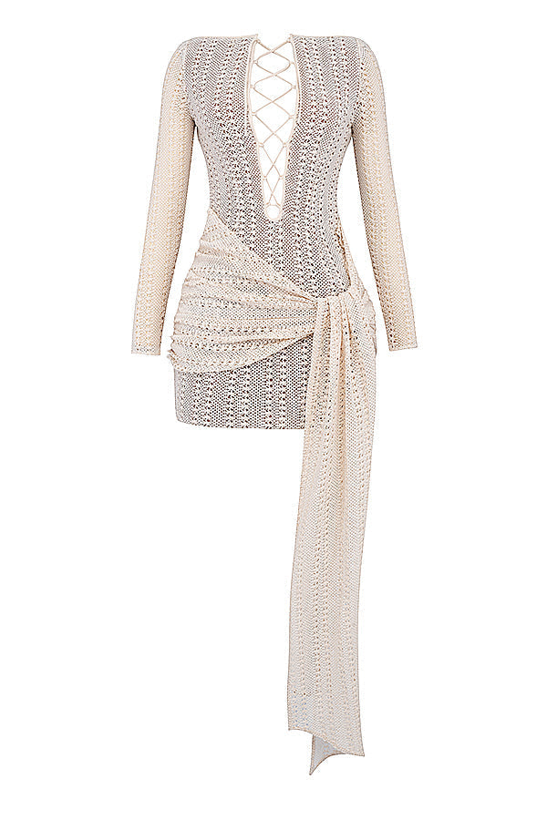 Stickad klänning med öppen spets framtill