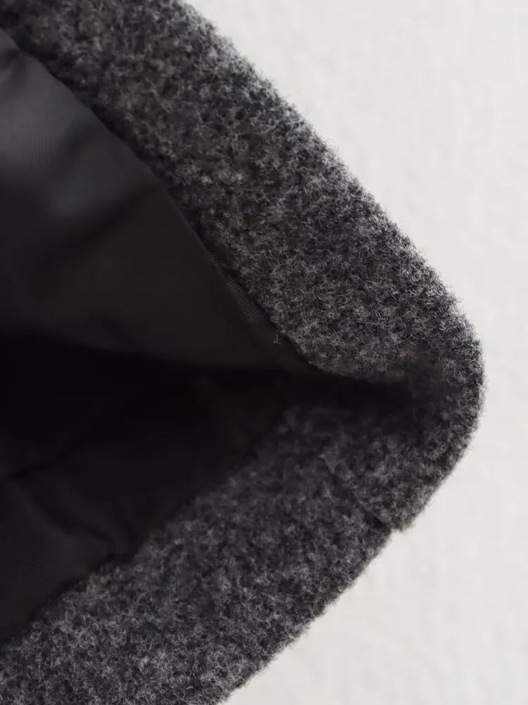 Grå kort dubbelknäppt jacka med breda slag