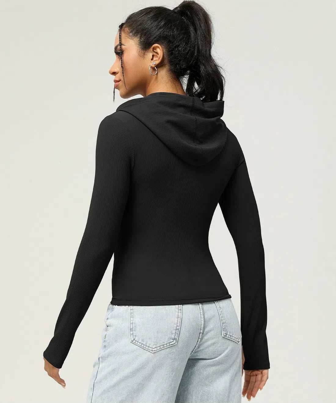 Ribbad hoodie med dragkedja