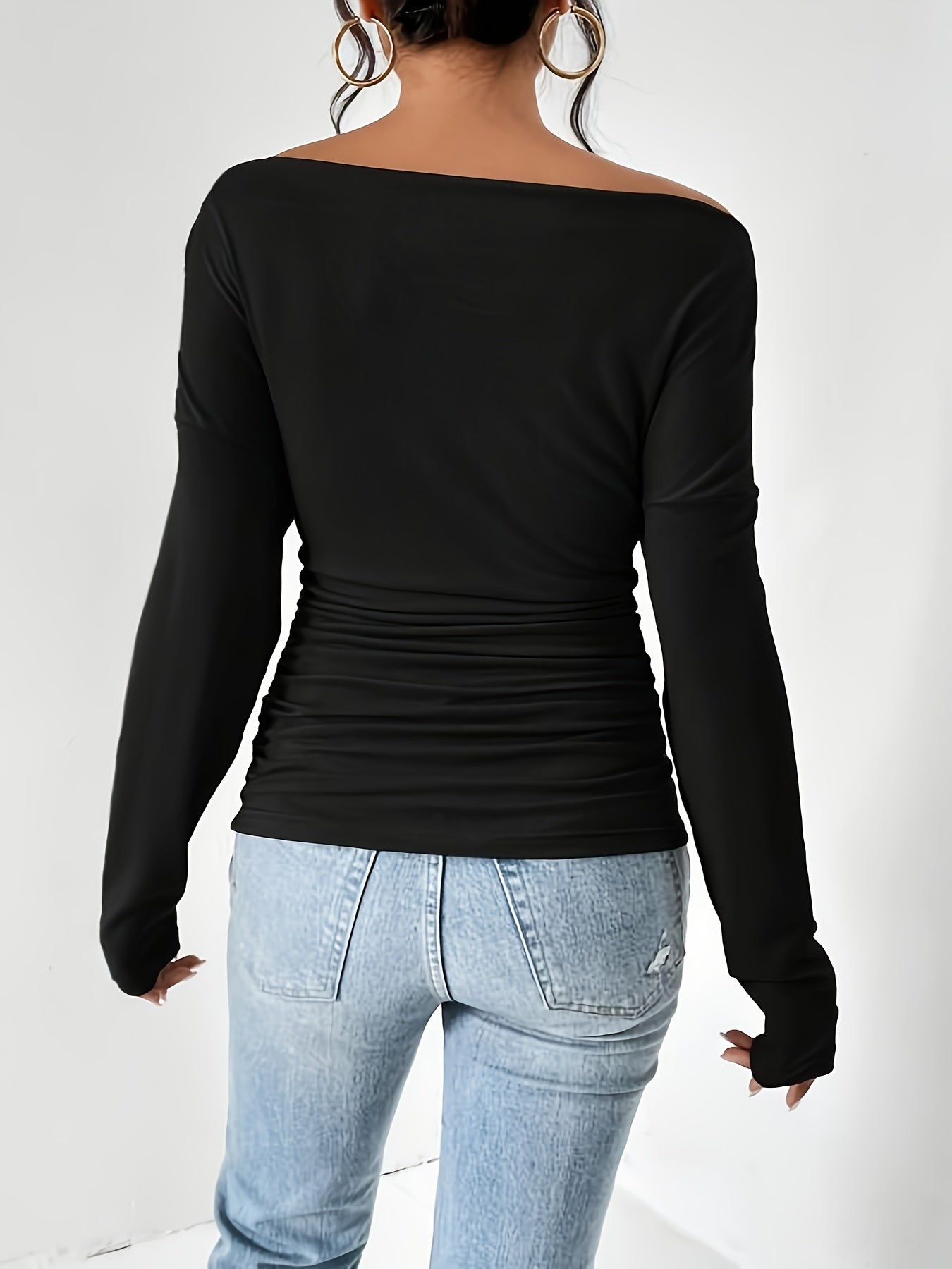 T-shirt med asymmetrisk halsringning