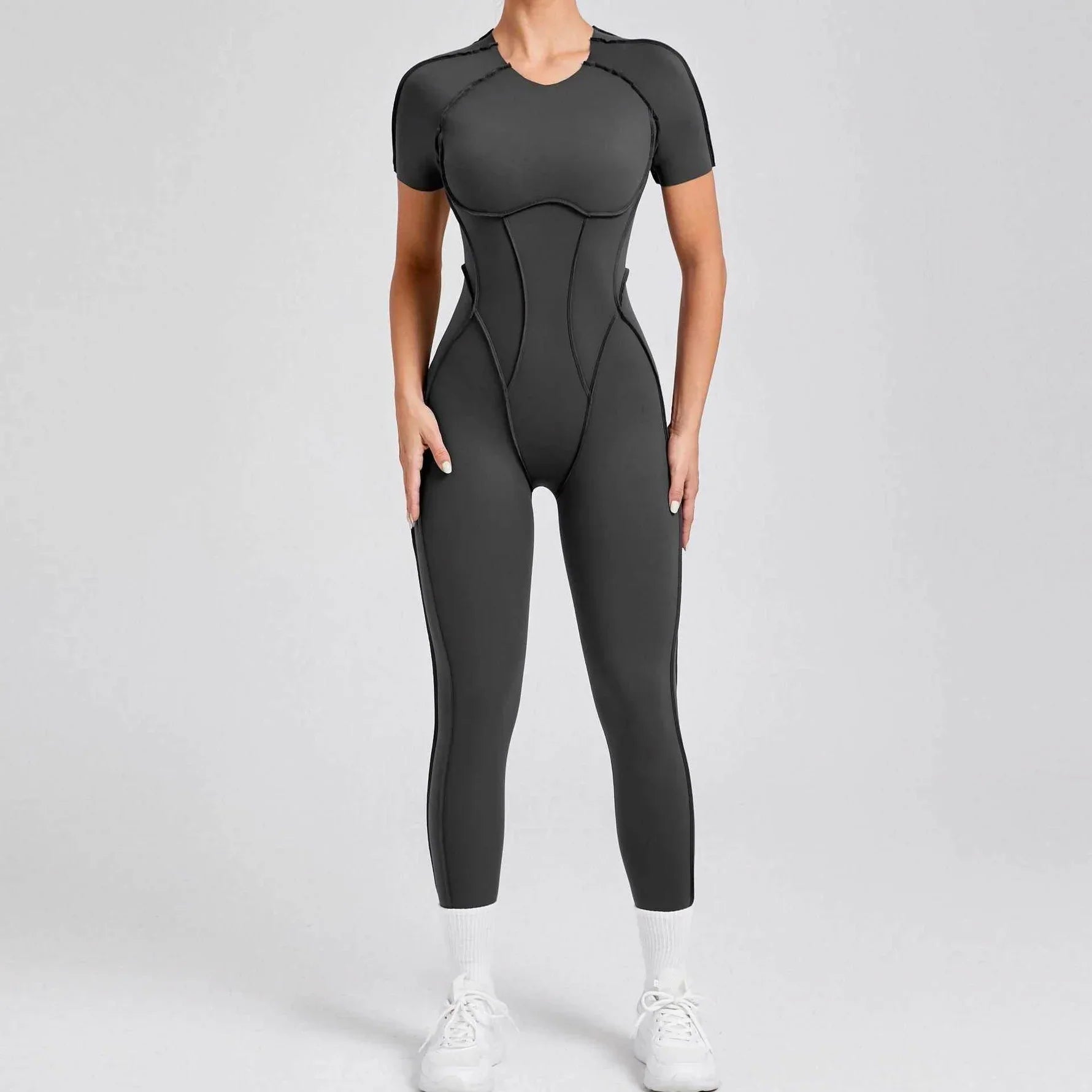 Sportig jumpsuit med korta ärmar