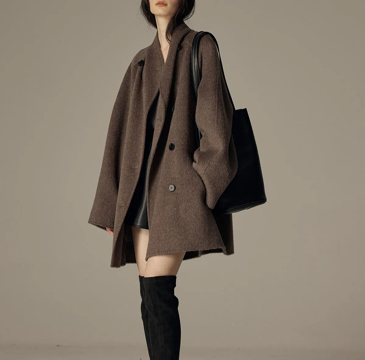 Oversize dubbelknäppt kappa med sjalkrage