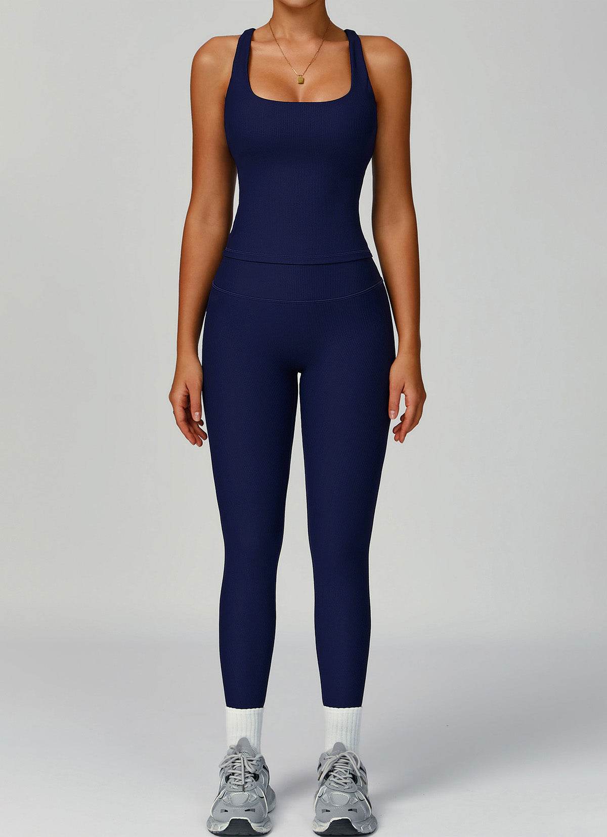 Sportigt set – topp och leggings