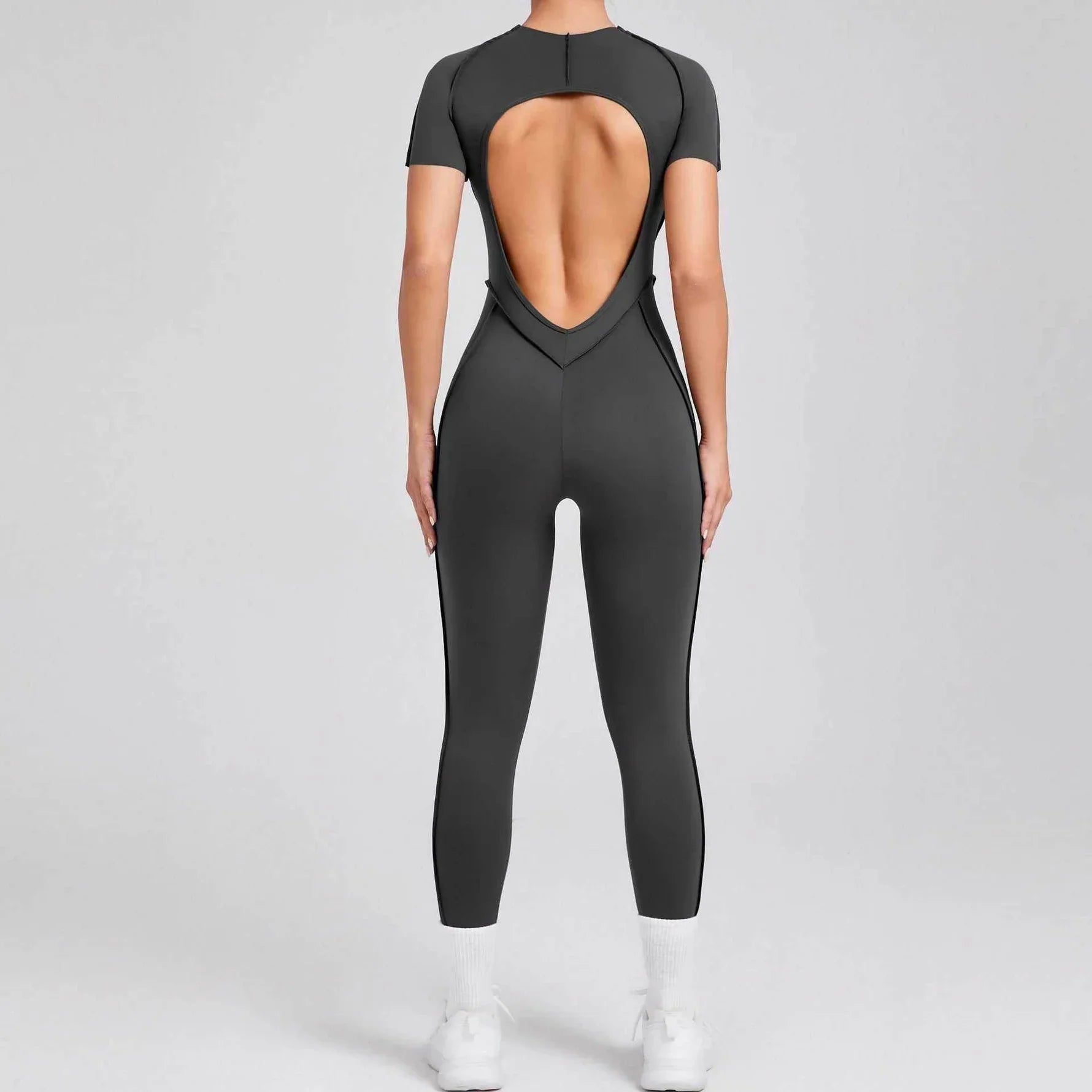 Sportig jumpsuit med korta ärmar