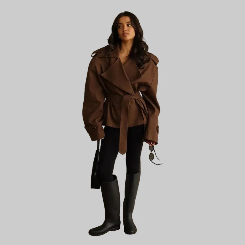 Omlottjacka med vida slag och knytskärp