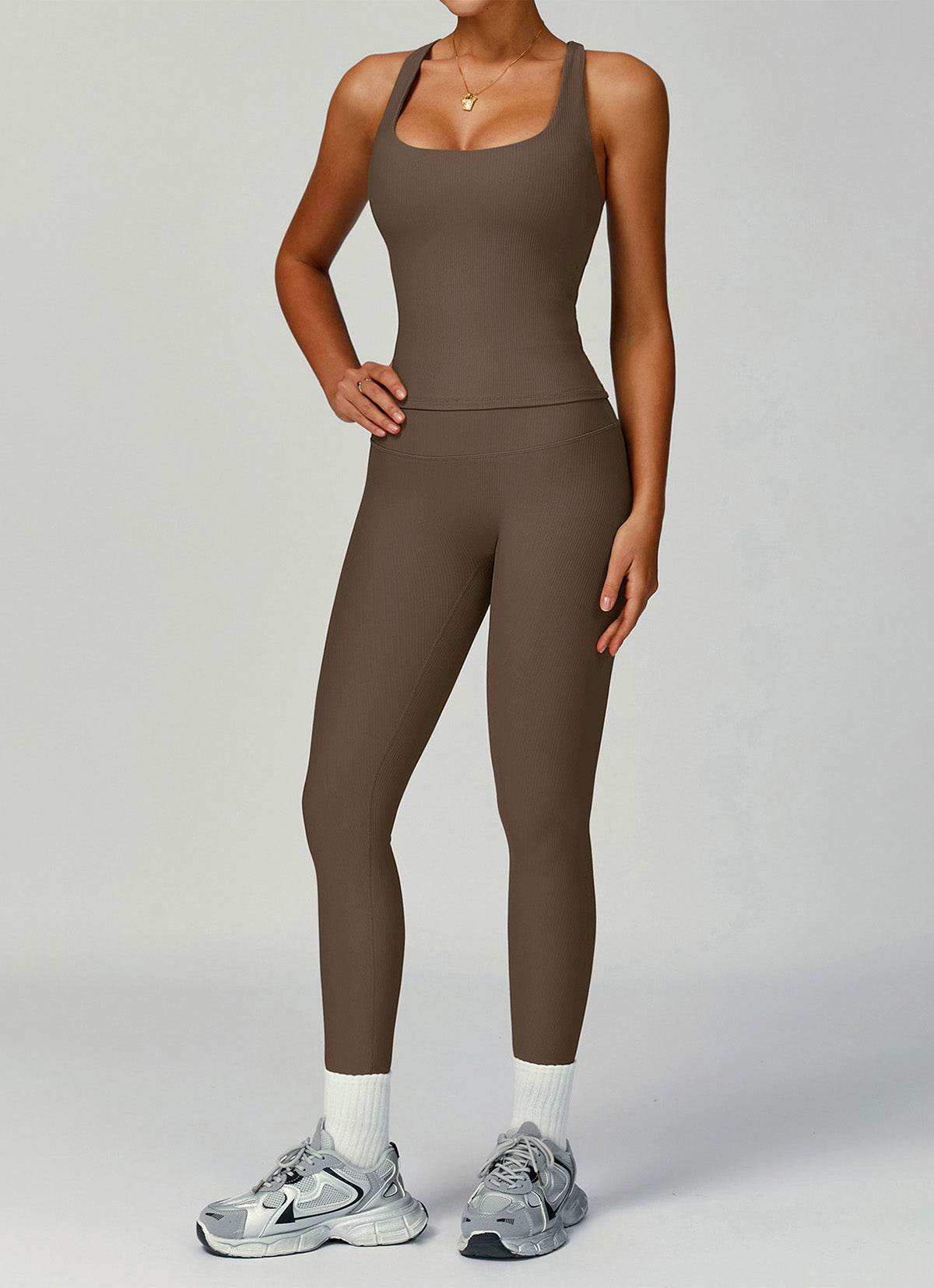 Sportigt set – topp och leggings