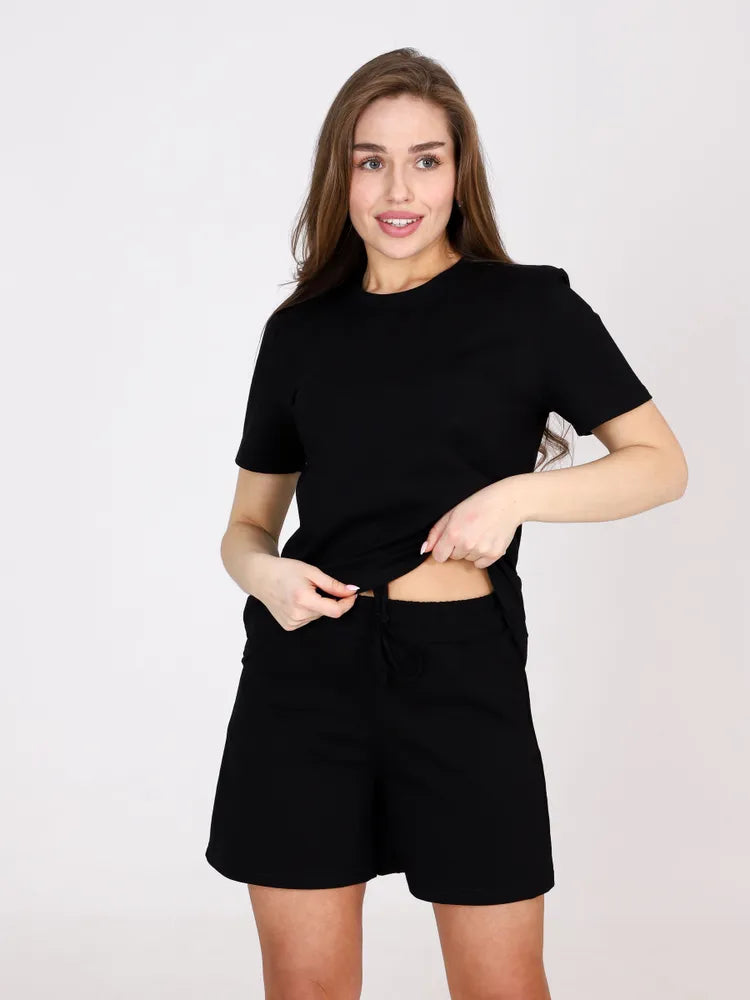 Avslappnad T-shirt och shorts-set