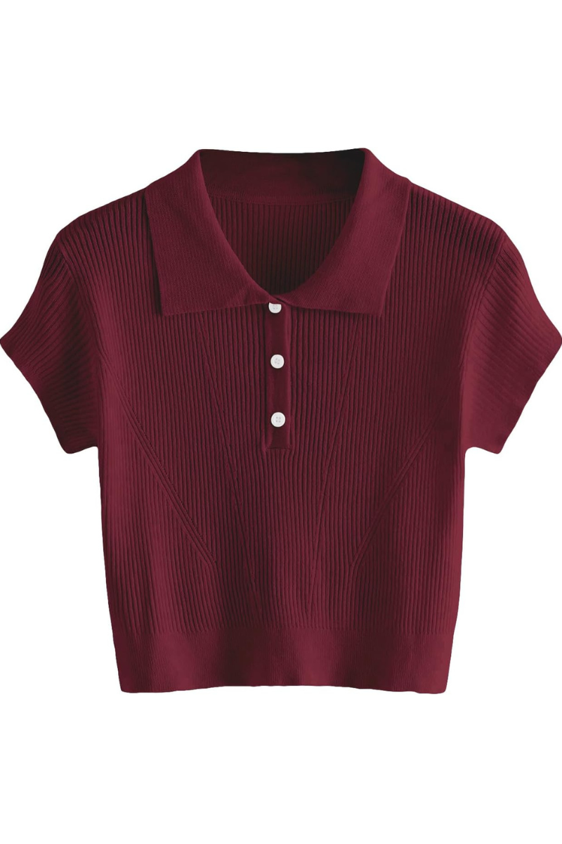 Stickad polotopp med kort ärm och knappar