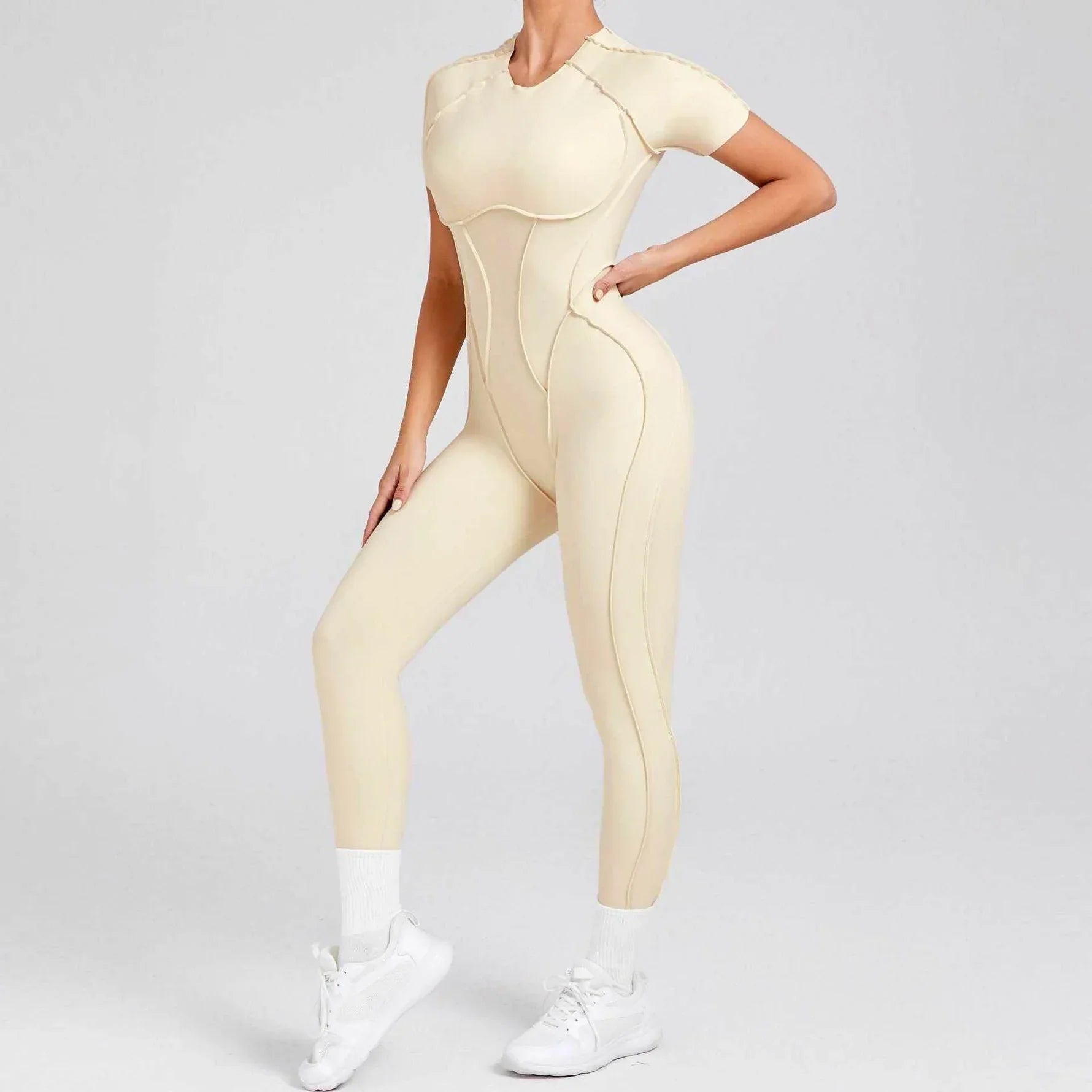 Sportig jumpsuit med korta ärmar