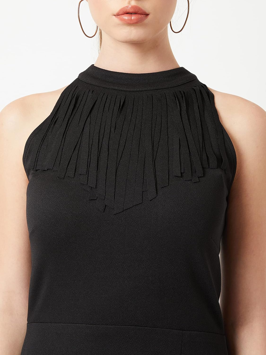 Terresa maxiklänning med elegant halsringning