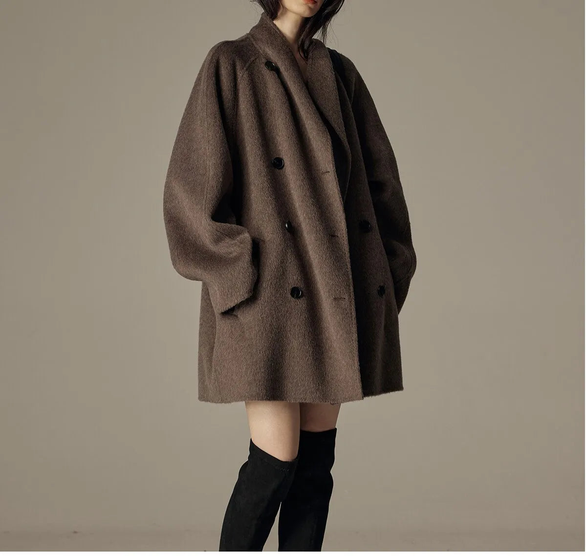 Oversize dubbelknäppt kappa med sjalkrage