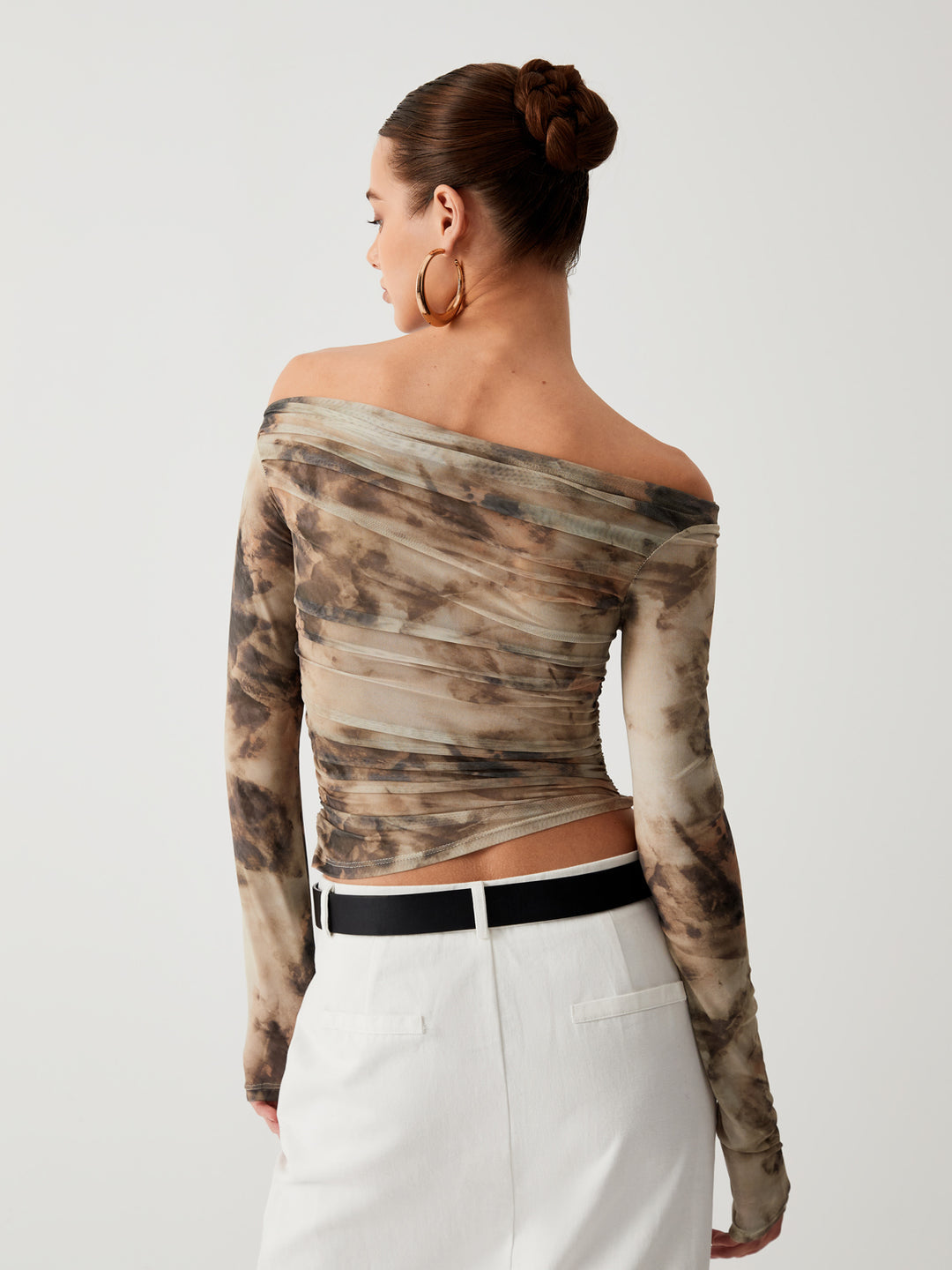 Brun tie-dye off shoulder topp med långa ärmar