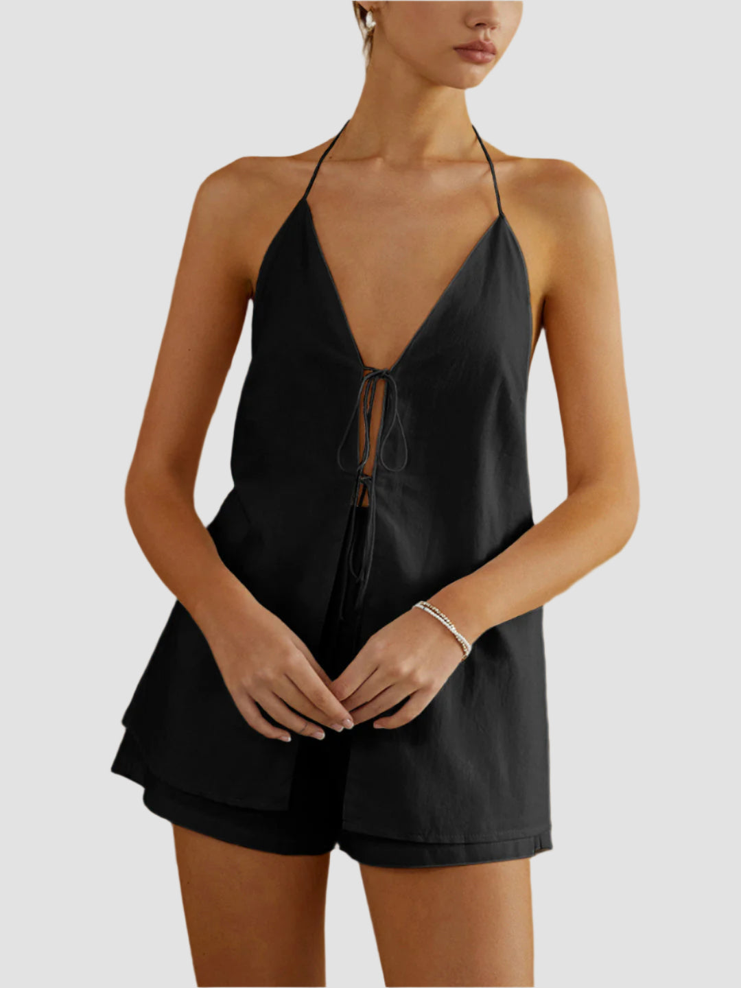 Halterneckset med topp och shorts