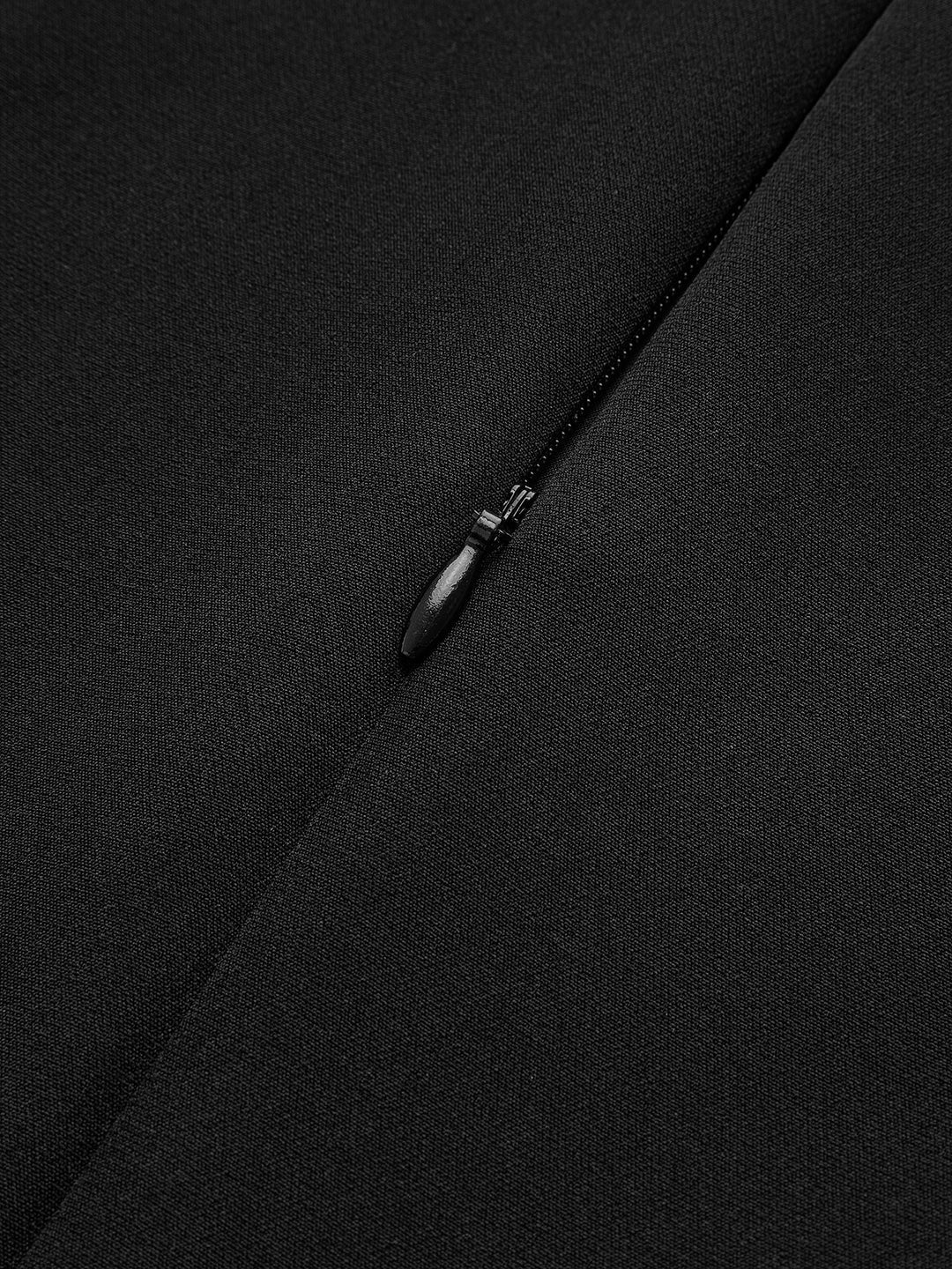 Plisserad miniklänning med kontrastkjol