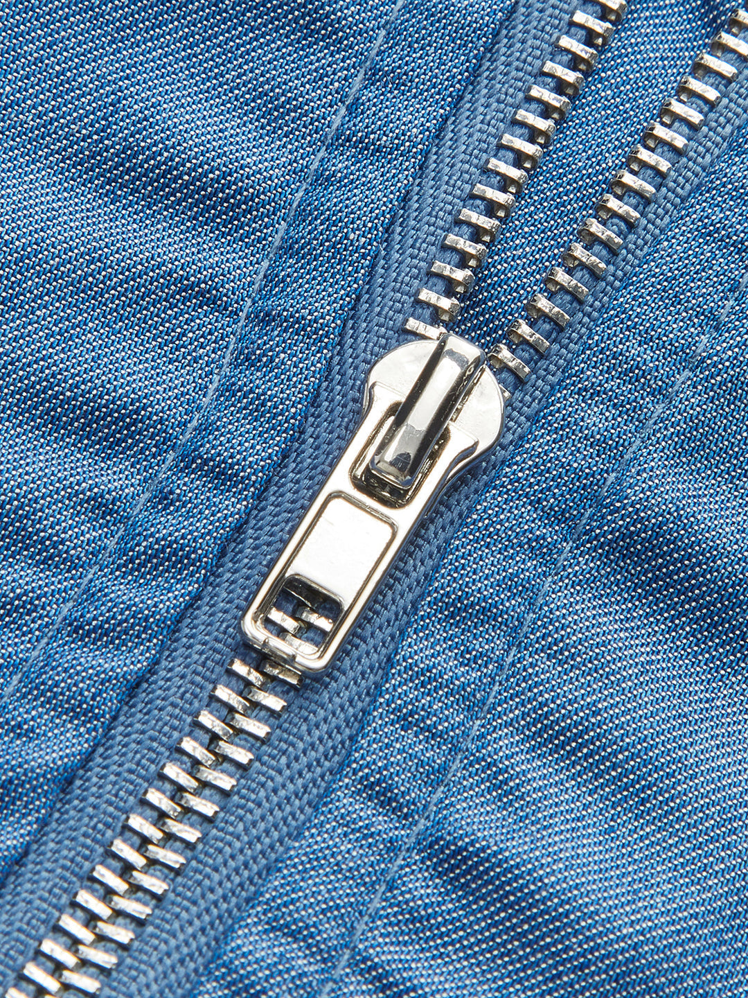 Blå denim haltertopp med volangkant