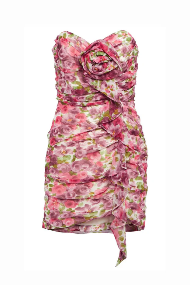 Axelbandslös rosamönstrad miniklänning med drapering