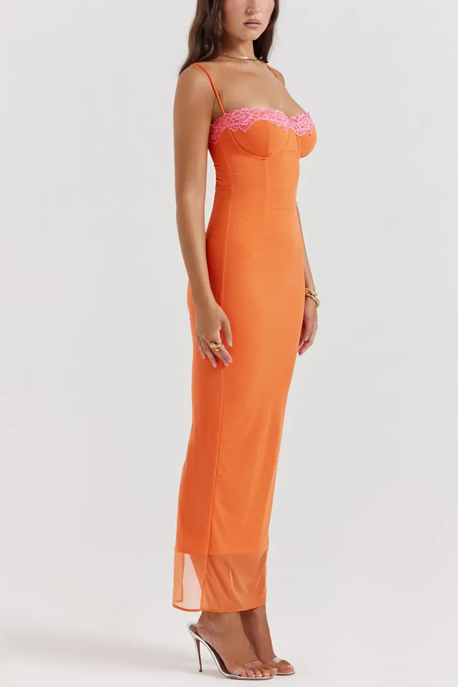 Orange meshklänning med rosa spetskant