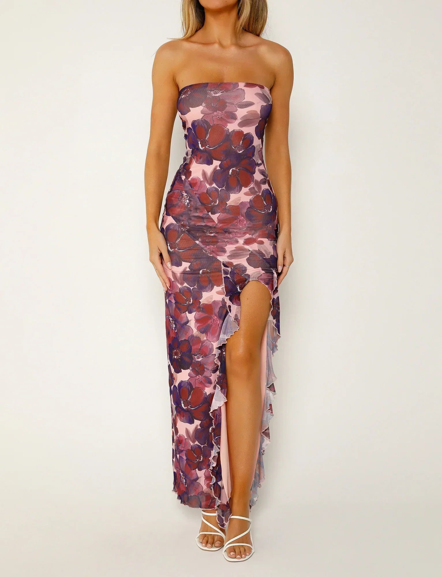 Axelbandslös maxiklänning med blommönster