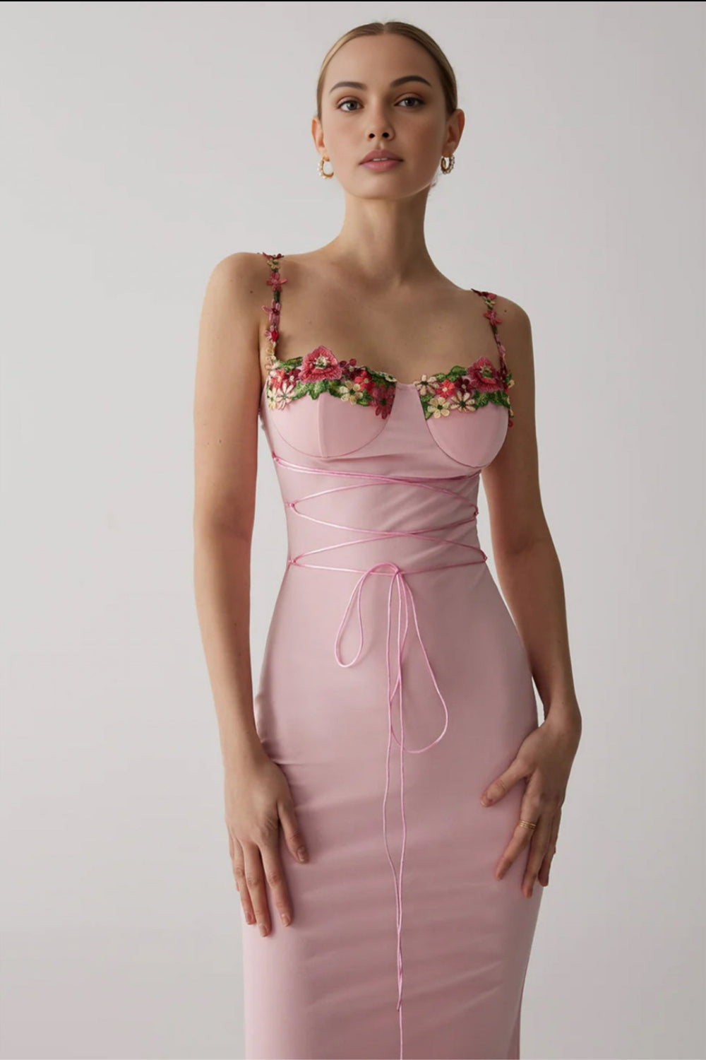 LJUSROSA BLOMSTERKLÄNNING