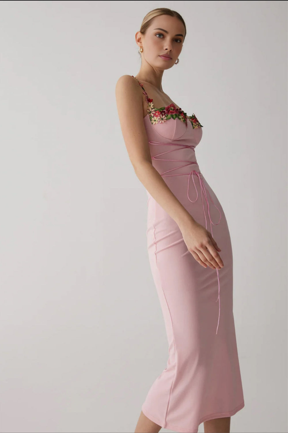 LJUSROSA BLOMSTERKLÄNNING