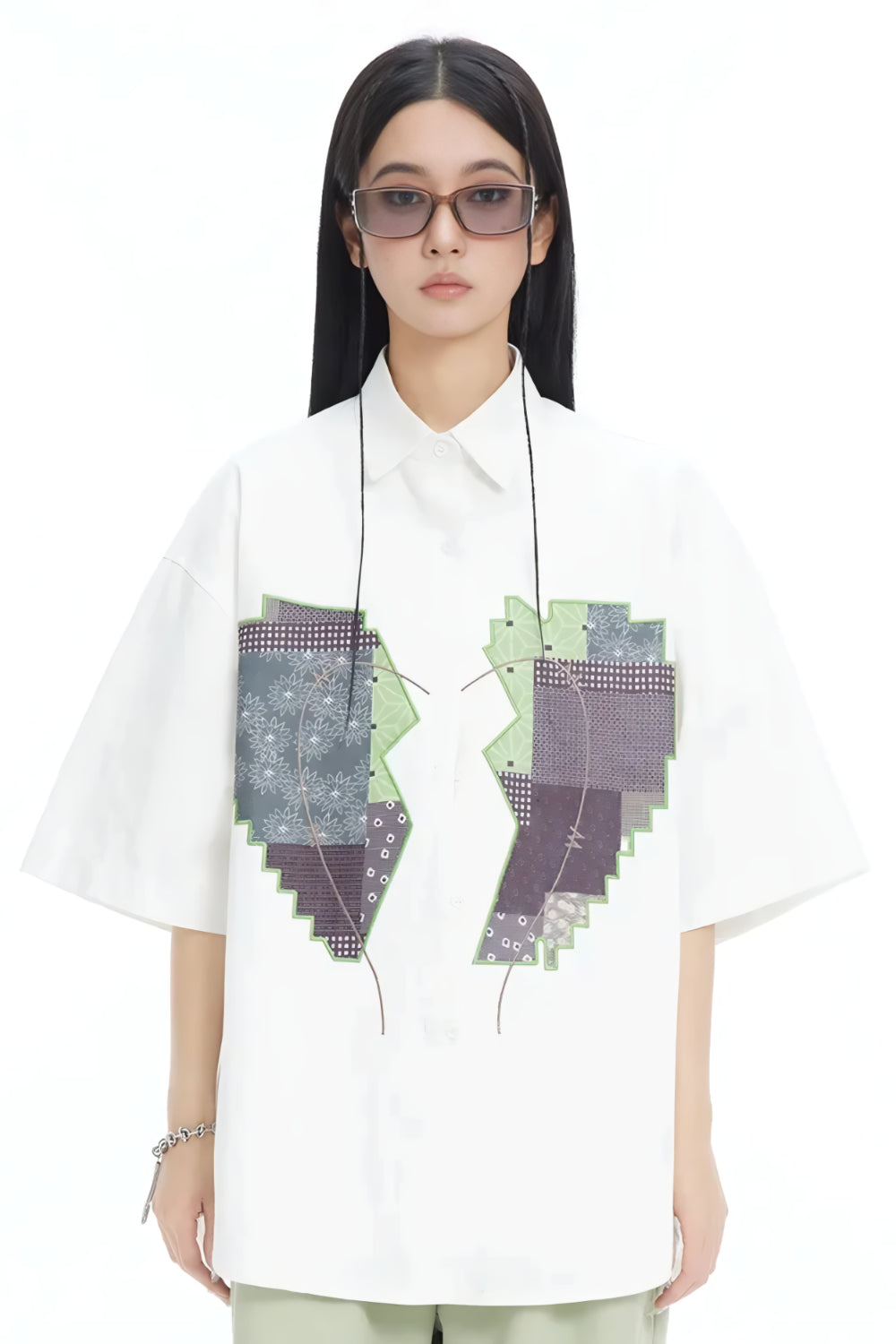 HJÄRTBRODERAD SKJORTA