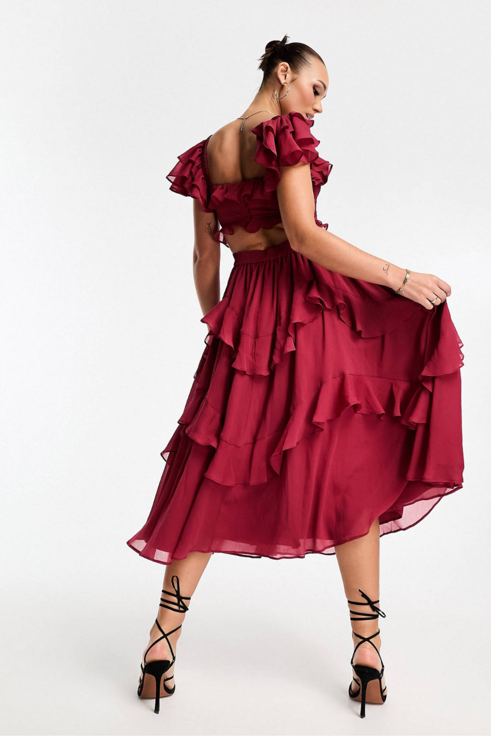 Midiklänning med volangärm