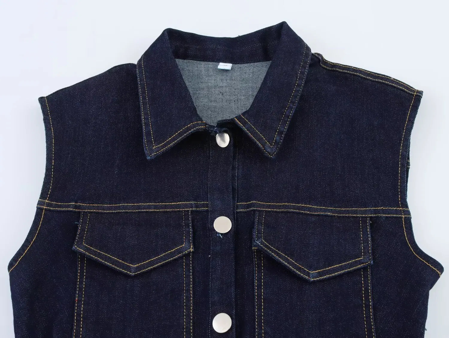 Ärmlös jeansklänning med knappar