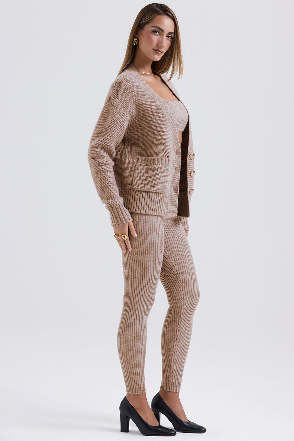 Stickad mjuk cardigan med bralette och leggings