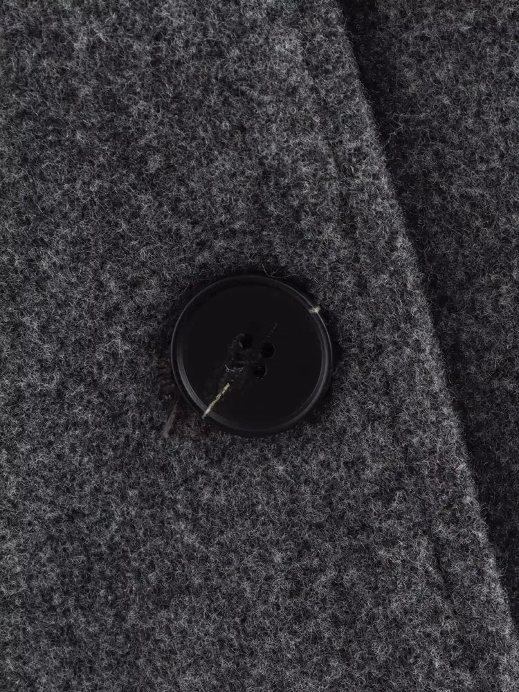 Grå kort dubbelknäppt jacka med breda slag