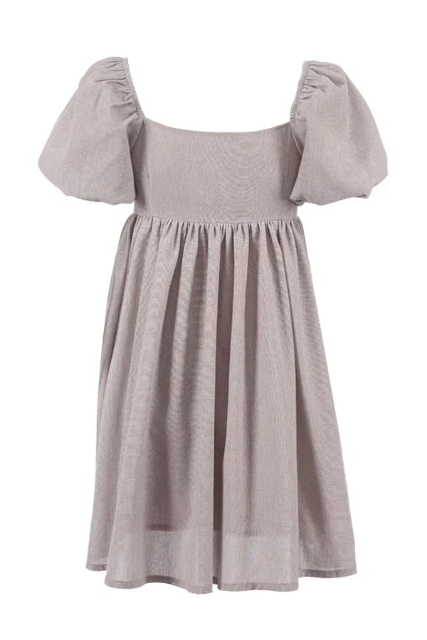 Beige miniklänning med puffärmar