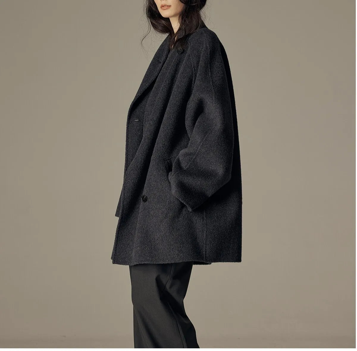 Oversize dubbelknäppt kappa med sjalkrage