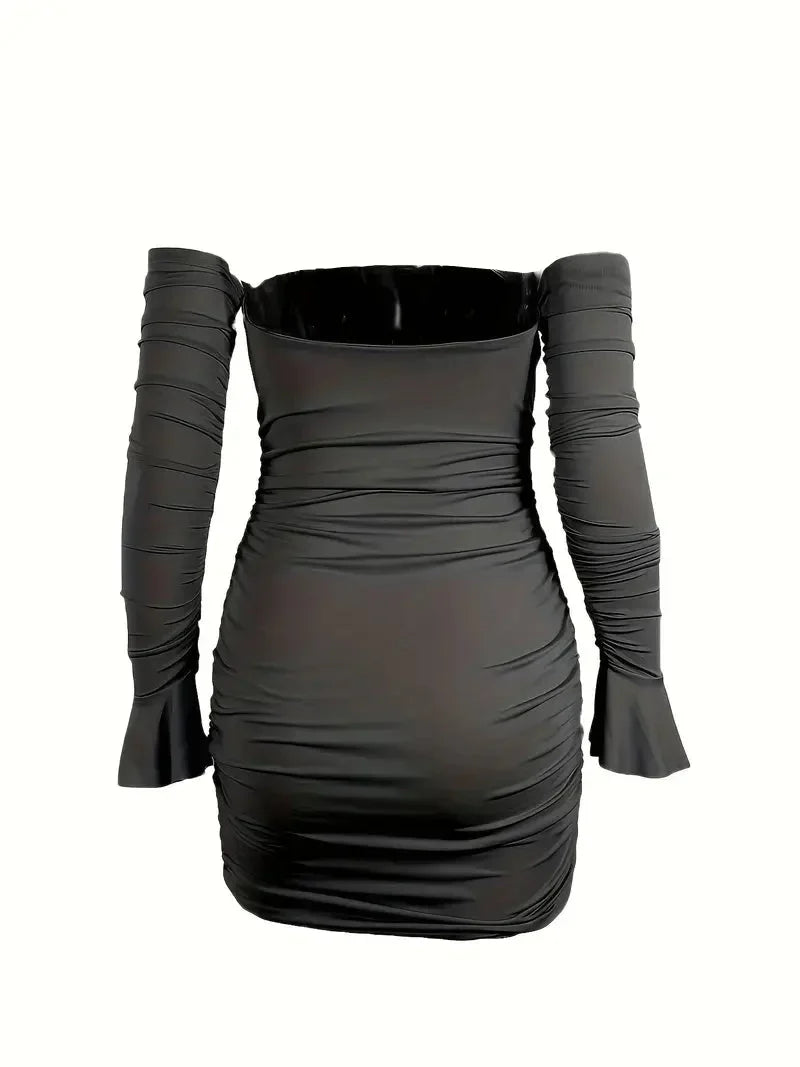 Off-shoulder Rynkad miniklänning