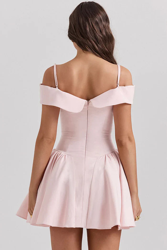 Ljusrosa off-shoulder miniklänning