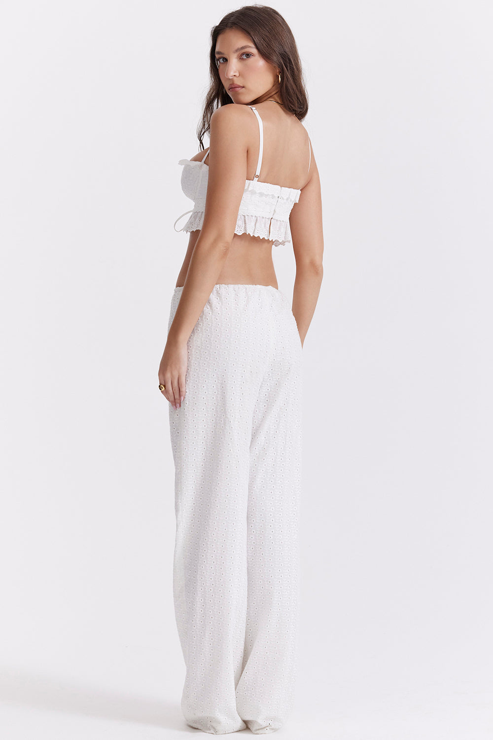 Vit broderie bralette topp med lösa byxor