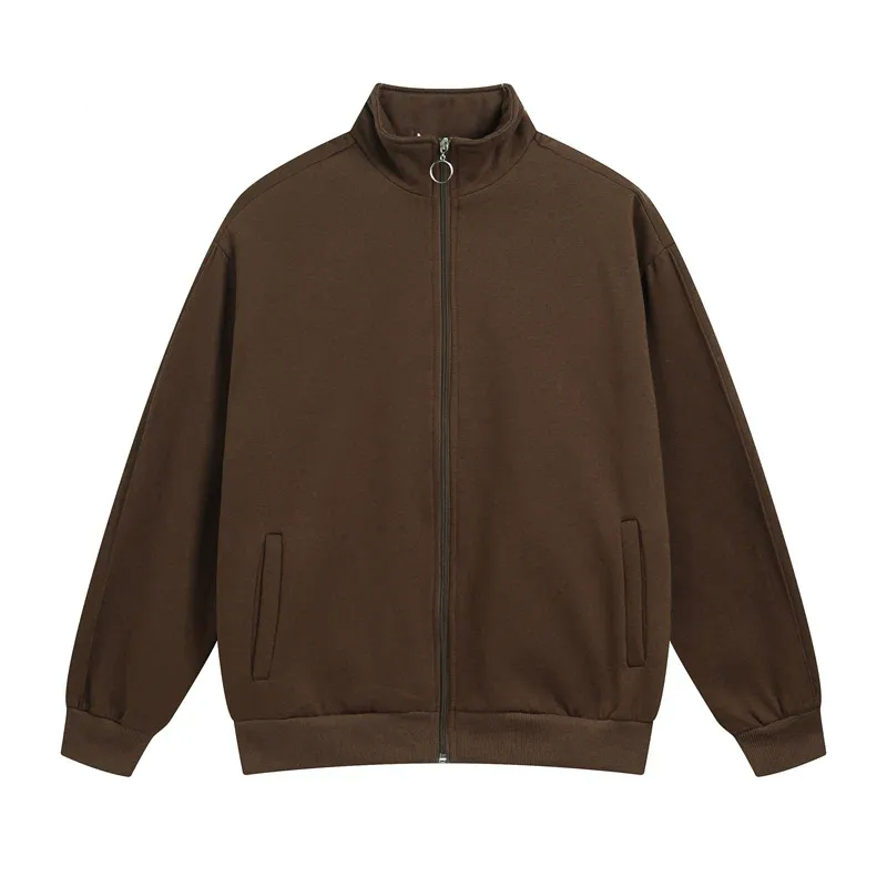 Jacka med hög krage, dragkedja och sidofickor