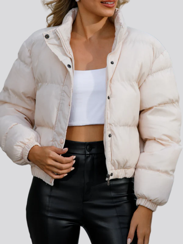 Pufferjacka med ståkrage och tryckknappsslå