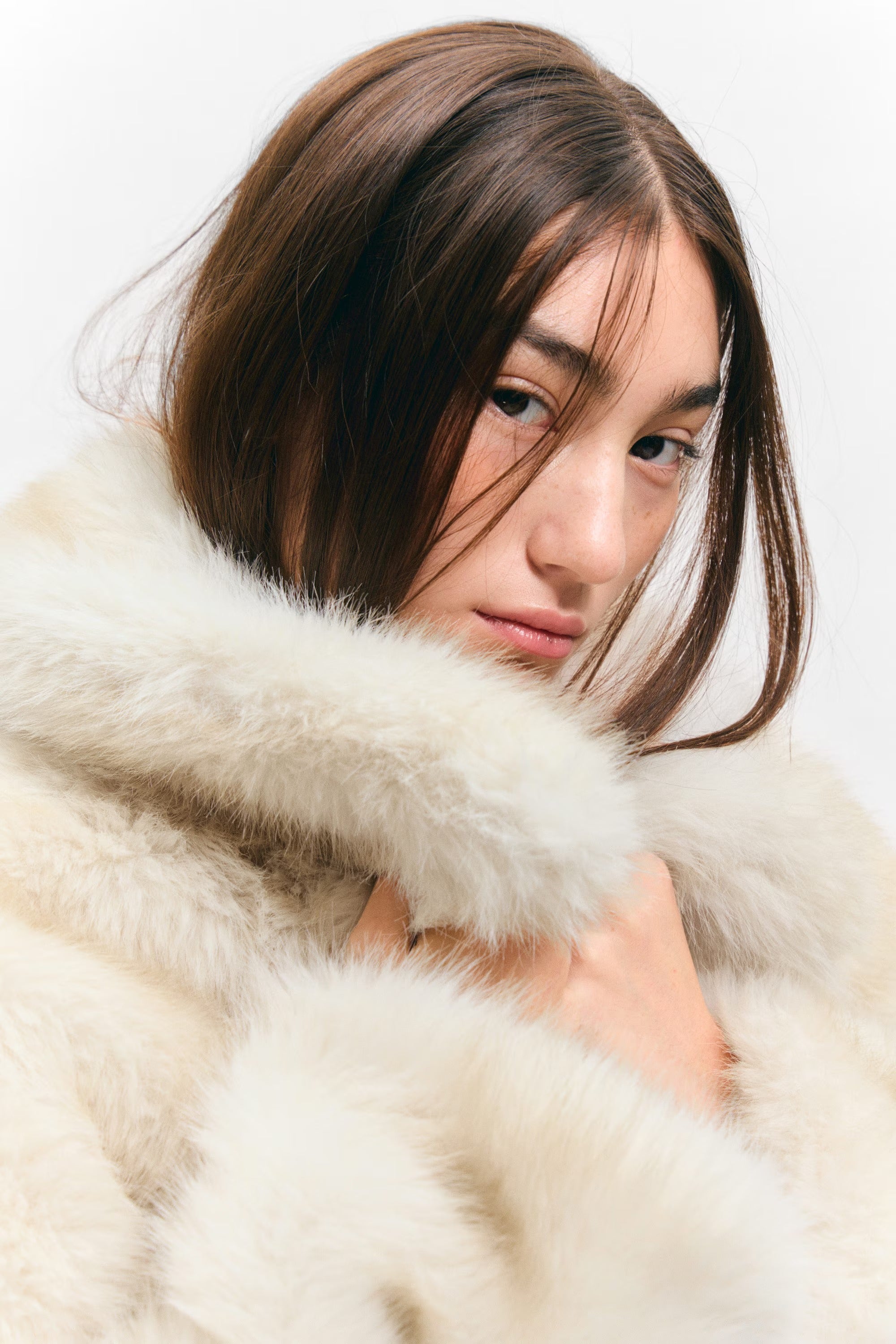 Fluffig kort jacka med överdimensionerad krage