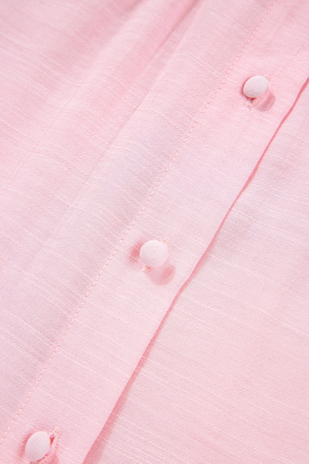 Rosa skjorta med spetskant och rynkade ärmar