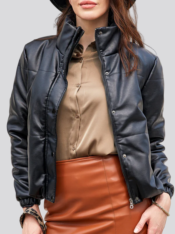 Pufferjacka med ståkrage och tryckknappsslå