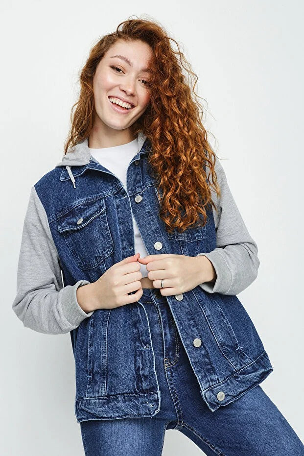 Hoodiejacka med kontrastärmar