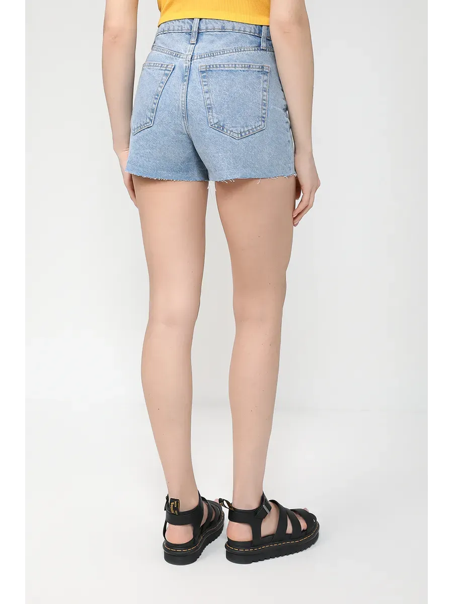 Ljusblåa denimshorts