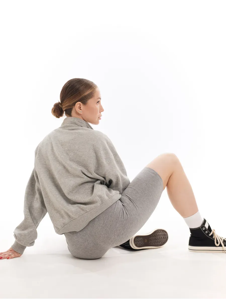 Ljusgrå sportshorts