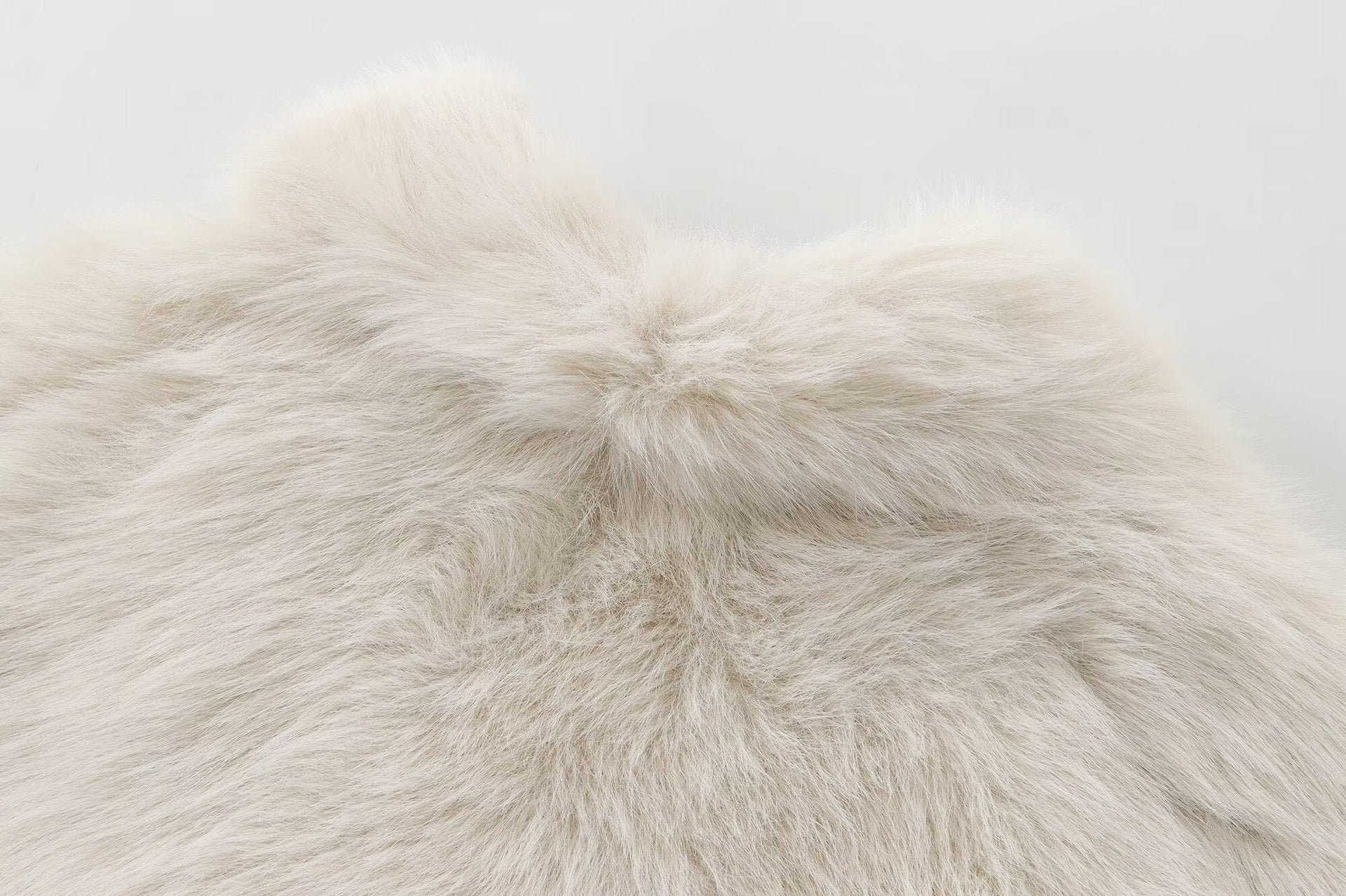 Plyschig kort jacka med oversized krage