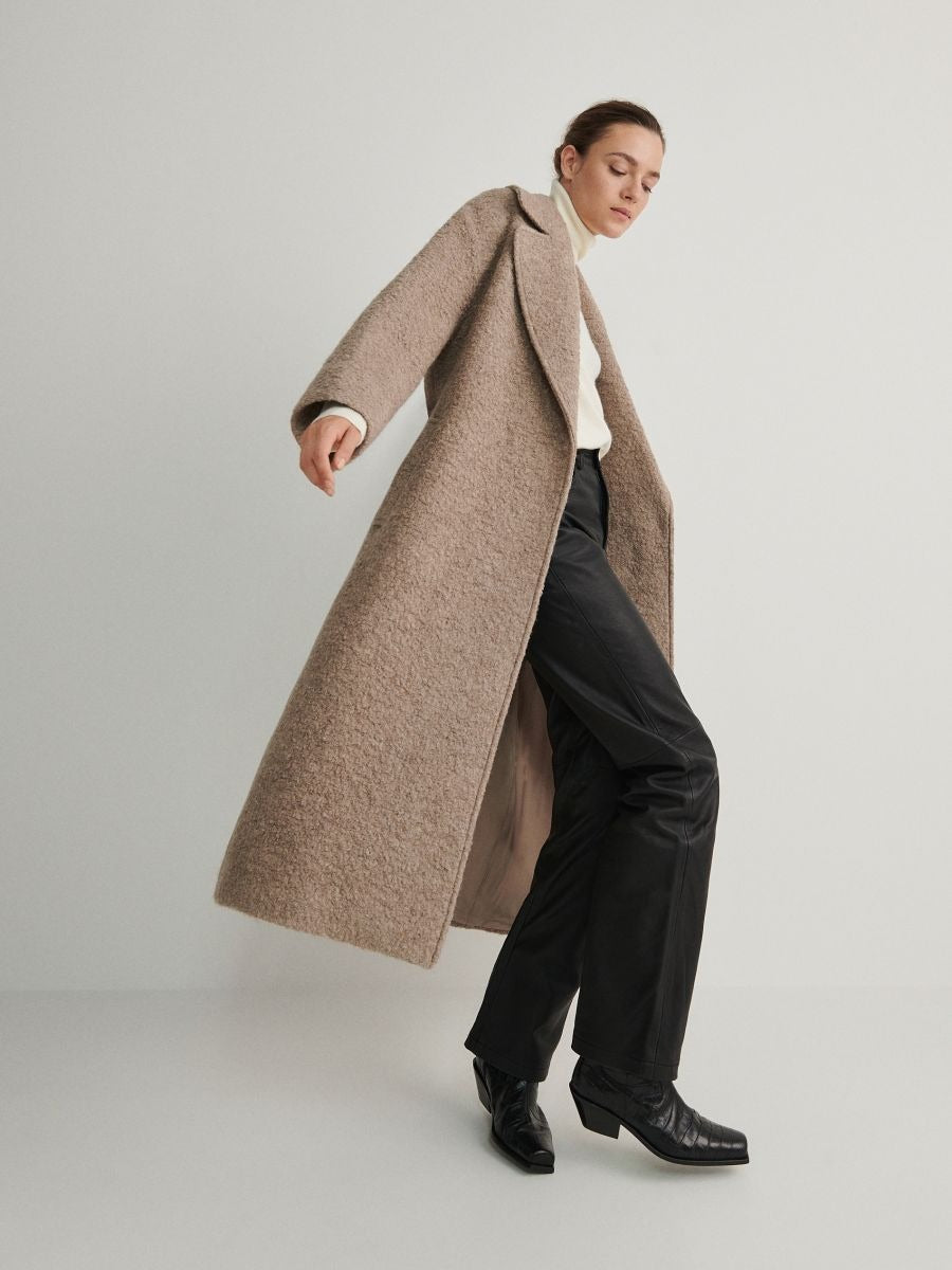 Taupe lång kappa med knytskärp