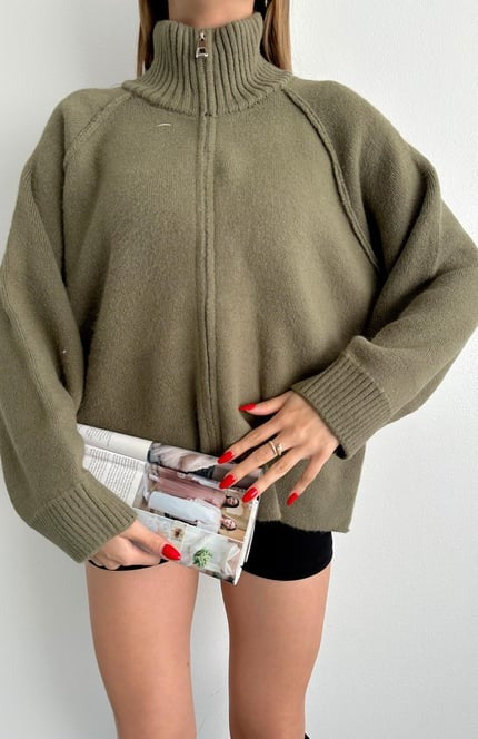 Oversize zipkofta med hög krage
